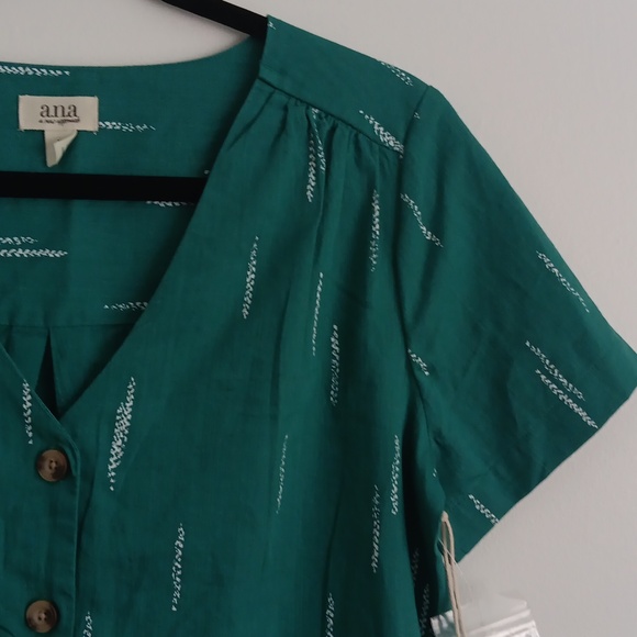 A.N.A. Lush Berry Cropped V Neck Top #2365 - Picture 3 of 6